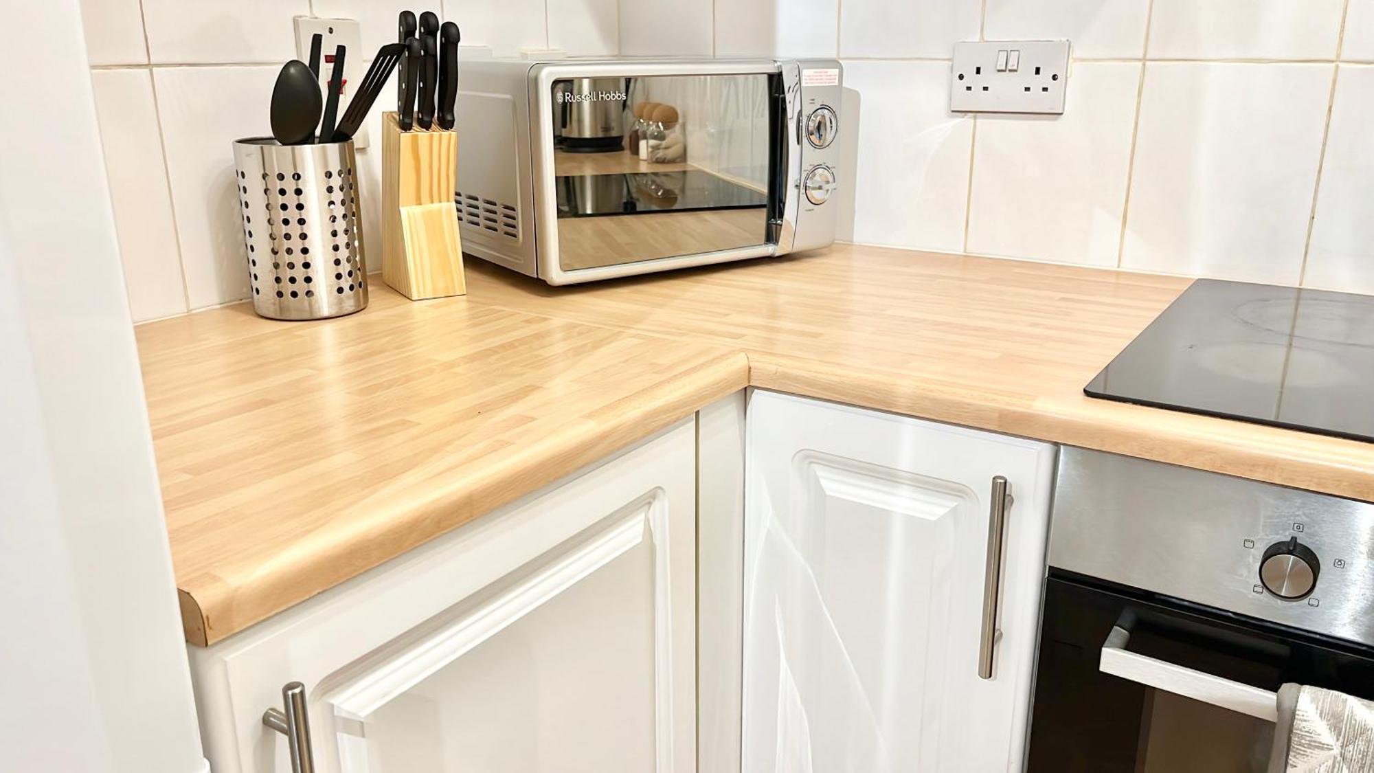 Cosy 1 Bed, Wembley Apartment *
